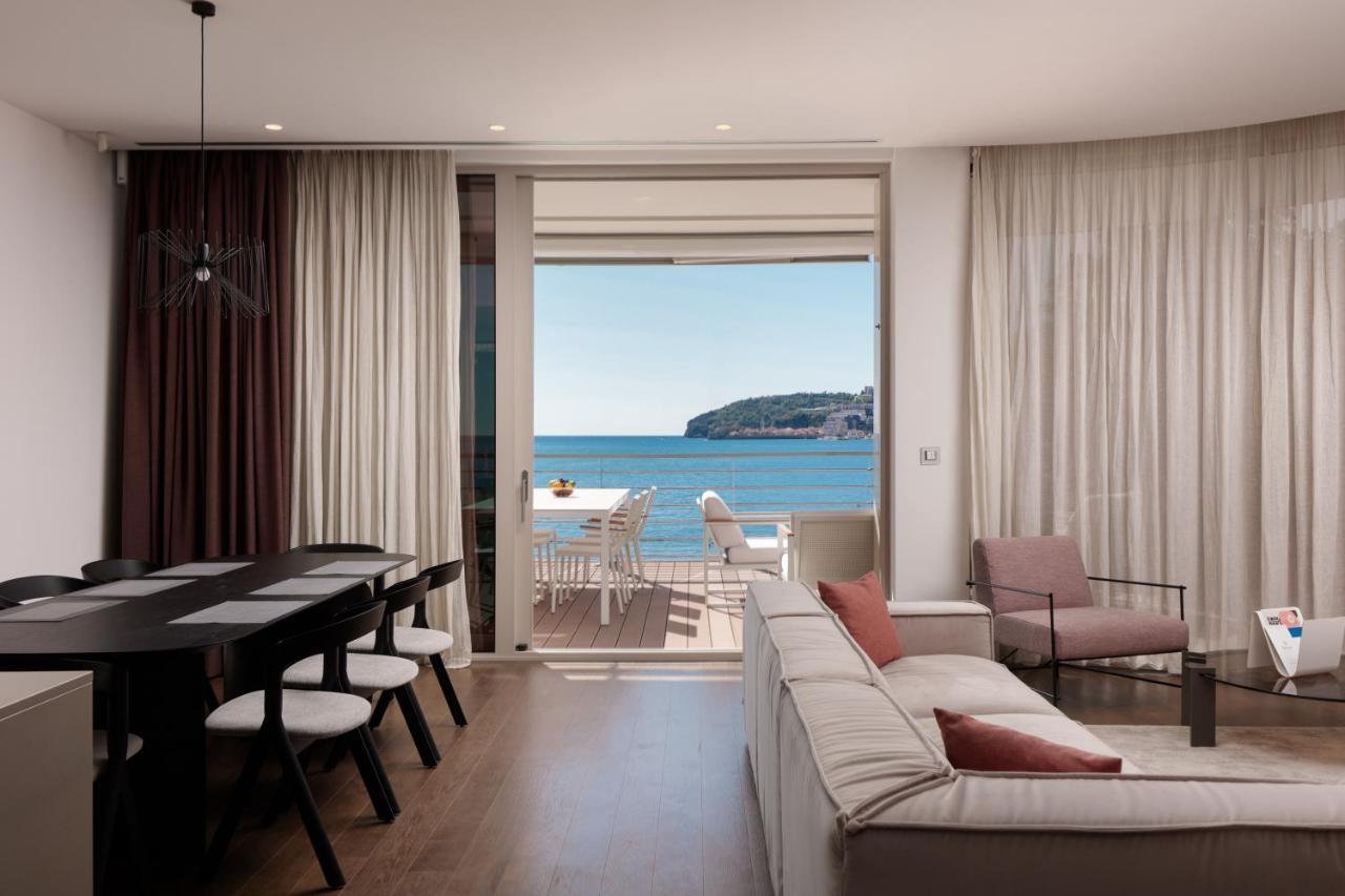 Three-Bedroom Apartment Sea View
