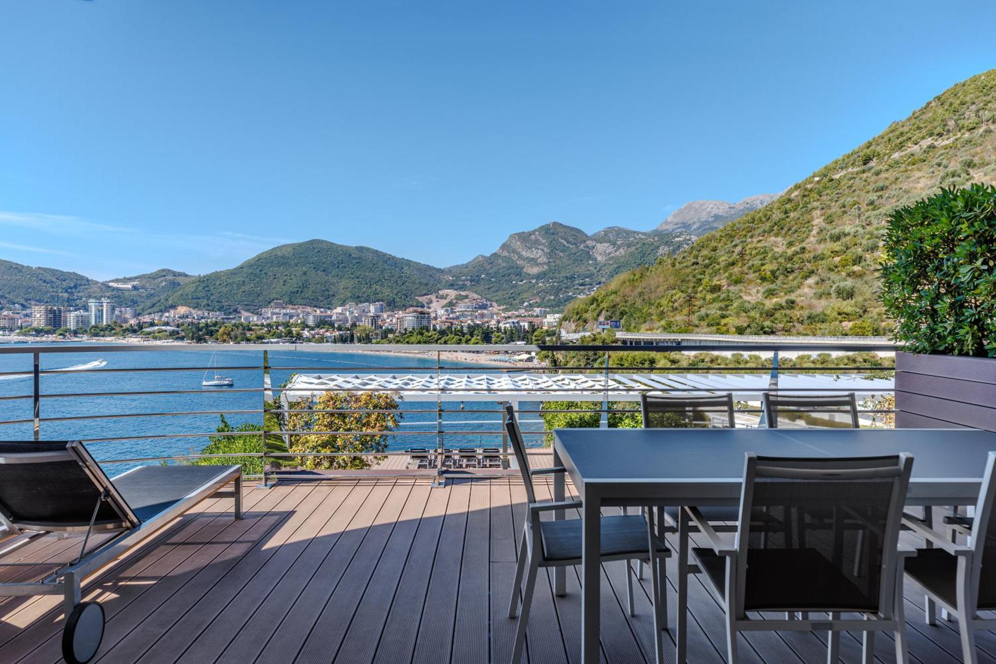 Two-Bedroom Apartment Sea View,1742995478:JPEG